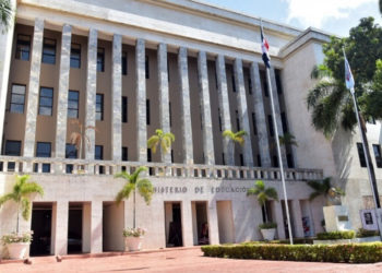 Minerd dice no paga para atacar a periodistas y personalidades críticas al gobierno