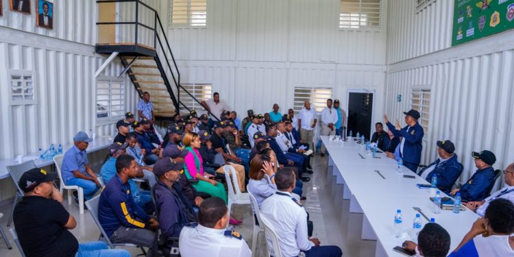 Director General Migración recorre zona fronteriza por Elías Piña e imparte instrucciones a personal de la institución