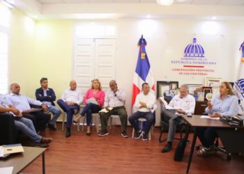 DIRECTOR DE ADESS SE REUNE CON AUTORIDADES DE SAN CRISTÓBAL