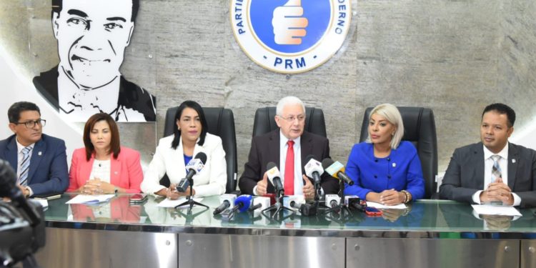 Diputado propone la creación del Ministerio del Dominicano en el Exterior.