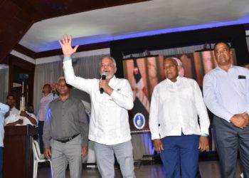 PRM juramenta dirección del Comité Municipal San Cristóbal