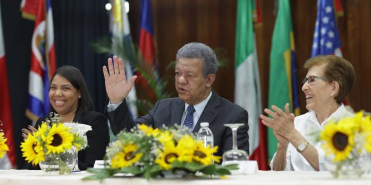 Reconocen a Leonel Fernández como propulsor de los modelos de las Naciones Unidas en RD