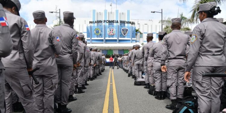 LA FISCAL NO TIENE RAZON Y LOS POLICIAS YA TIENEN QUIEN LE ESCRIBA
