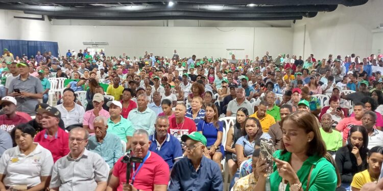 FP presenta más de cien aspirantes para las elecciones congresuales y munipipales en Puerto Plata