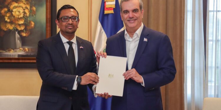 Reino Unido ampliará línea de crédito para República Dominicana a 4,000 millones de libras esterlinas