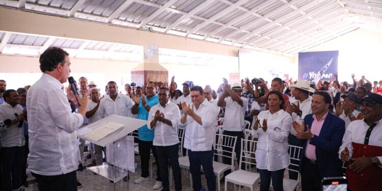 Juramentan en MP 400 nuevos dirigentes en PRM del equipo político Ito Bisonó