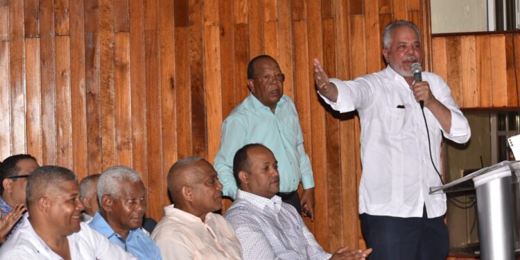 PRM en San Cristóbal realiza encuentro para orientar dirigencia de cara a los comicios