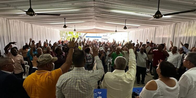 Juan Rosa realiza juramentación masiva en apoyo a Luis Abinader en Sánchez Ramírez