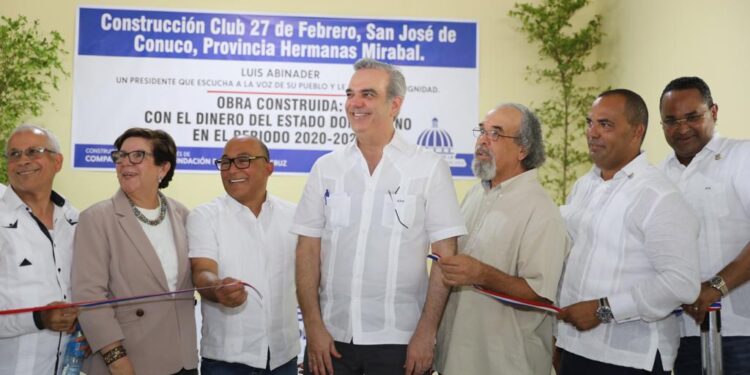 Presidente Abinader entrega remozado hospital de Villa Tapia e inaugura sede de INFOTEP