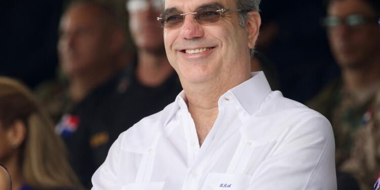 Presidente Abinader instruye realizar primer censo nacional de bienes inmuebles del Estado Dominicano