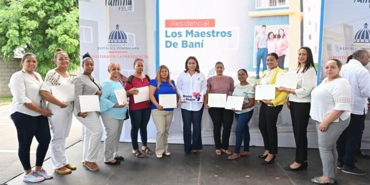 Ministerio de la Mujer destina más de RD$ 2 millones para entrega del Bono Mujer en Baní