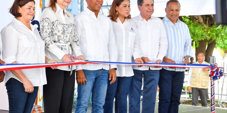Edesur inaugura cuatro proyectos eléctricos en San Cristóbal y Baní con una inversión de RD$889 millones
