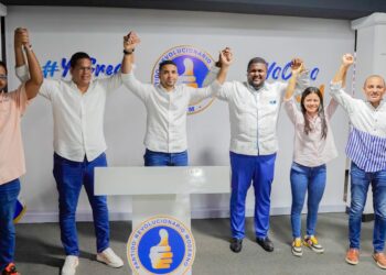 Excandidato a diputado Luis Carlos Vargas abandona el PRD y se juramenta en el PRM