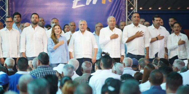 Alcalde de Moca se juramenta en el PRM