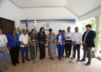 El gobierno inaugura un CAIPI Comunitario en Monte Adentro, Santiago