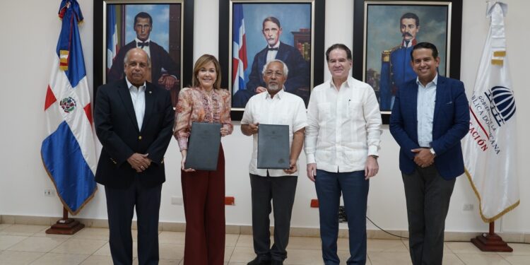 El MINERD y Fundación Corripio aúnan esfuerzos para reforzar enseñanza de la historia dominicana en las escuelas