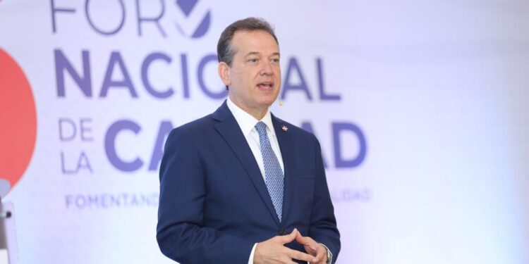 Ito Bisonó afirma presidente Abinader logra RD avance por camino de productividad, desarrollo y competitividad