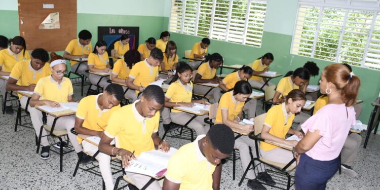 MINERD presenta resultados de pruebas nacionales; más de 120 mil estudiantes recibieron las evaluaciones