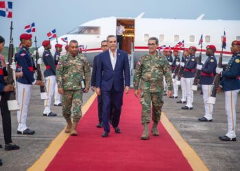 Presidente Abinader llegó al país a las 7:00 de la noche luego de destacada participación en Cumbre Unión Europea-CELAC