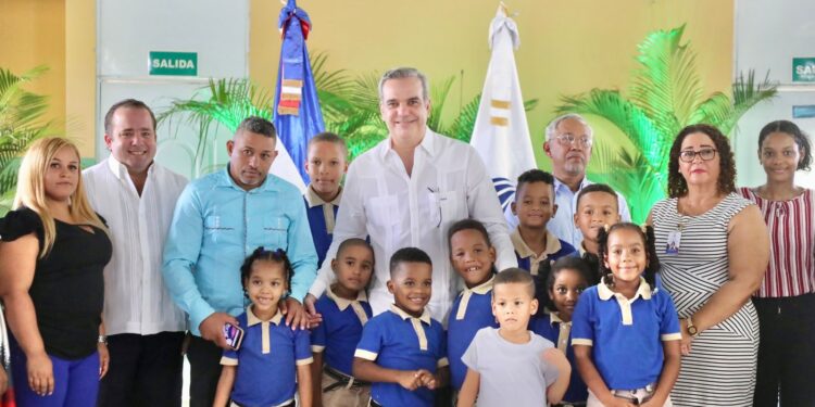 Presidente Abinader anuncia “Bono a Mil” que beneficiará a más de Un millón de hogares