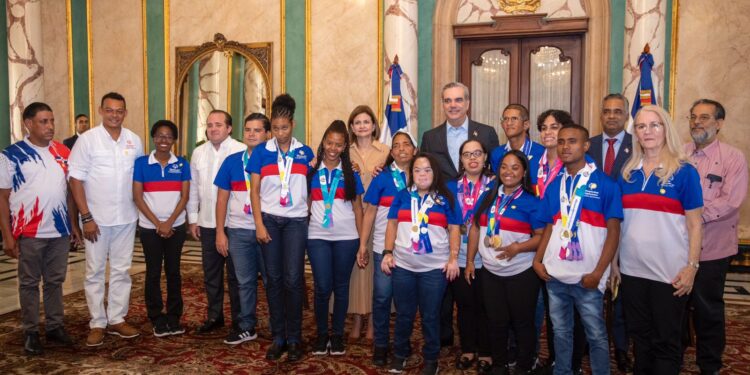 Presidente Abinader recibe en Palacio Nacional delegación dominicana participó en Juegos Mundiales de Olimpiadas Especiales 2023