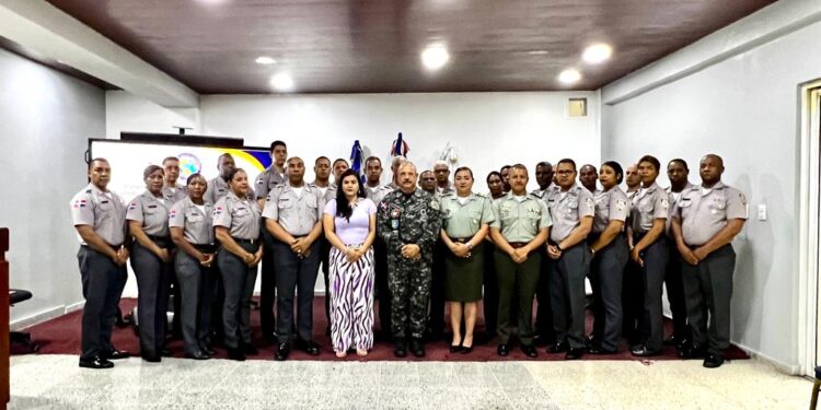 IPES proporciona nuevos conocimientos a más de 50 oficiales y alistados de la Policía Nacional