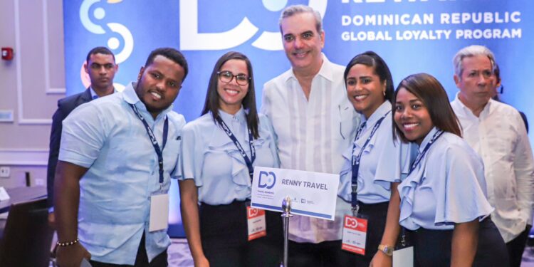 Presidente Abinader agradece a agentes de viajes y tours operadores por lealtad y fidelidad al traer turistas a RD