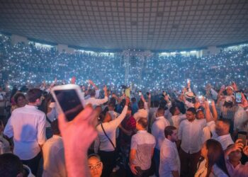 Jóvenes de todo el país se reúnen en Santiago para pedirle cuatro años más a Luis Abinader