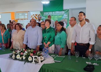 Maestros de la Fuerza del Pueblo en Nagua se preparan para elecciones del 2024