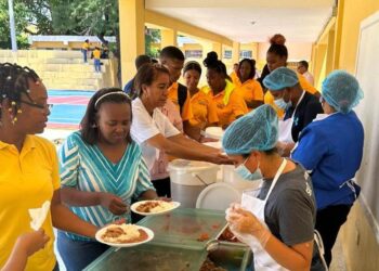 Por primera vez estudiantes de PREPARA empiezan a recibir alimentación escolar los fines de semana