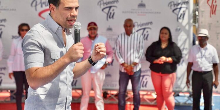 Roberto Ángel afirma política social de Abinader es efectiva y permanente en Monte Plata y el país