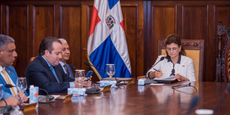 Vicepresidenta encabeza Consejo de Gobierno para conocer Presupuesto General del Estado 2024