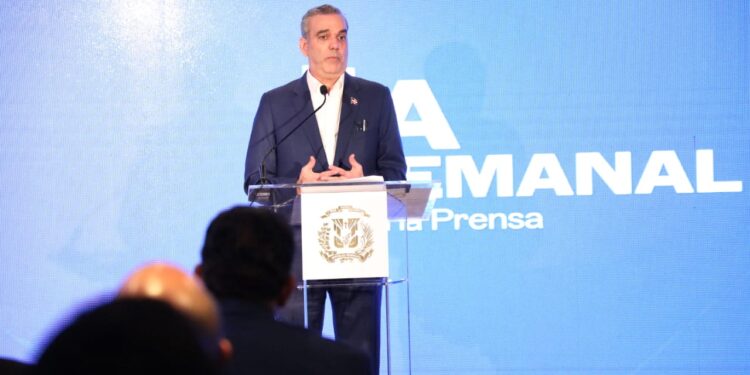 Presidente Abinader continúa quinta versión del espacio de diálogo directo en La Semanal con la prensa