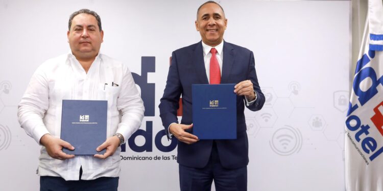 Indotel y SNS acuerdan instalar internet satelital en Centros de Atención Primaria