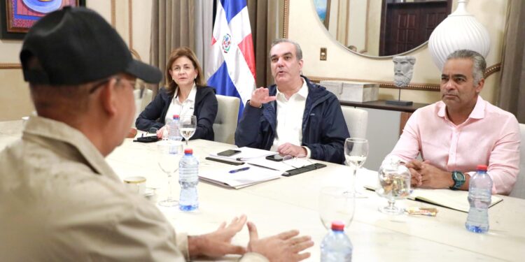 Presidente Abinader suspende labores en los sectored público y privado hasta el lunes