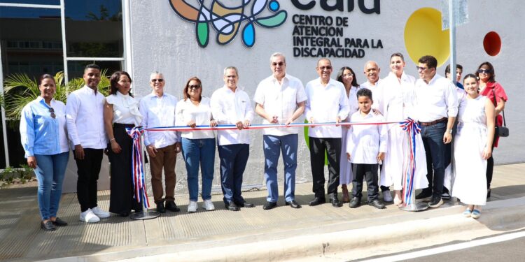 Presidente Abinader inaugura CAID en SDE y anuncia apertura de 6 nuevas unidades de atención terapéutica en 5 provincias para 2024