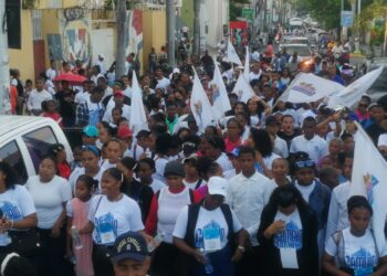 Comunidad evangélica marcha en San Cristóbal por la paz y los valores