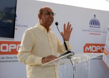 Presidente Abinader concluye jornada con tres inauguraciones que impactarán la educación y la seguridad de los transeúntes de San Cristóbal