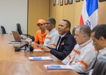 Edesur va rumbo a completar el 100% del servicio a clientes afectados por las lluvias