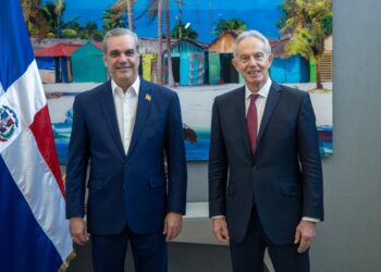 Tony Blair se reúne con el presidente Abinader