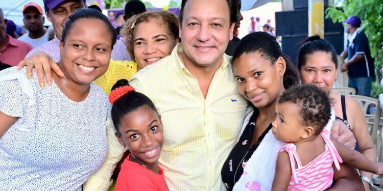 Abel Martínez: «Mi compromiso es con las mujeres y su desarrollo»