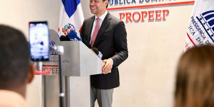 Roberto Ángel anuncia los programas especiales que desarrollará Propeep con motivo de la Navidad