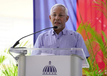 El Minerd felicita a los directores de centros educativos en su día