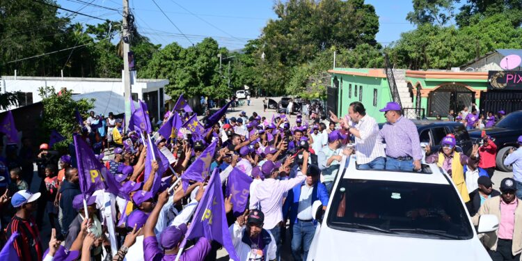Productores reciben a Abel en Las Matas, El Cercado y Vallejuelo; piden rescate el campo