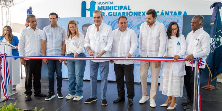 Presidente Abinader inaugura Carretera Rancho Arriba- Nizao reclamada por 20 años