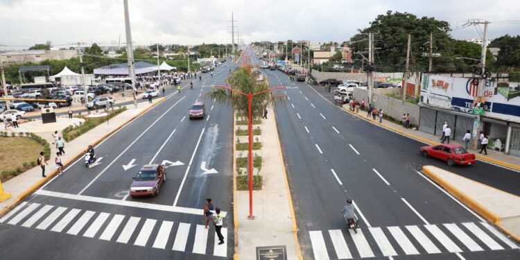 Presidente Abinader inaugura ampliación y modernización de la autopista de San Isidro