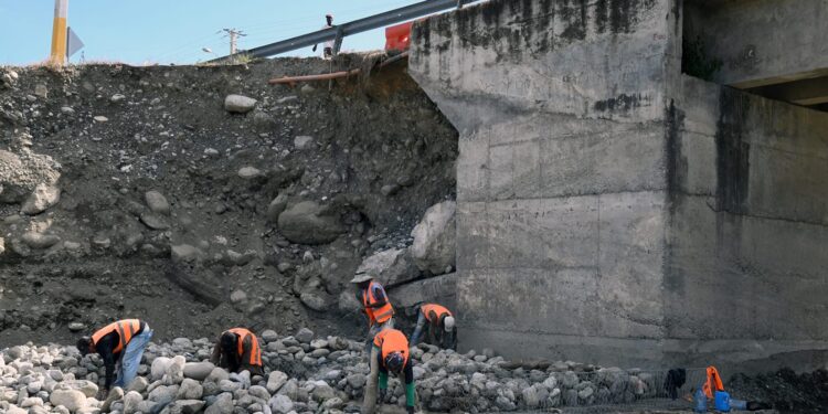 El MOPC construirá puente sobre río Nizao reclamado por comunitarios de Rancho Arriba