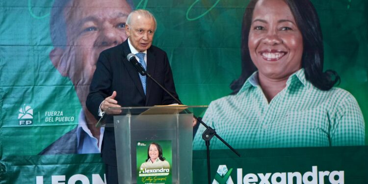 Alburquerque dice que Abinader cree estar en un país de fantasía, en el que “los chelitos rinden”