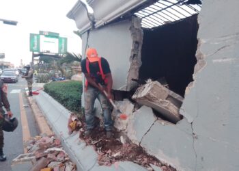Obras Públicas dice que desplome de una parte del techo del túnel de la 27 de Febrero se debió a accidente ocurrido en Boulevard