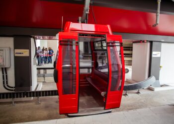 Presidente Abinader encabeza encendido fase previa a período de prueba Teleférico de Santiago. Dice que junto a monoriel será revolución transporte Santiago